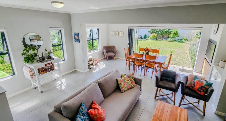 To Let 3 Bedroom Property for Rent in Protea Heights Western Cape